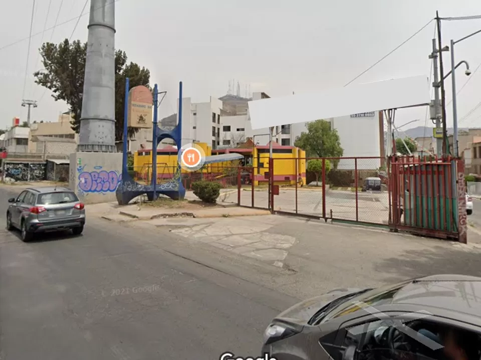 En Esquina con excelente u